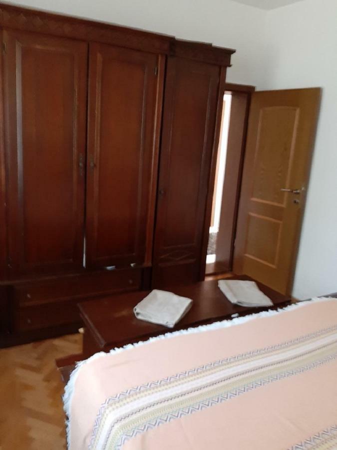 Vila Maljevik Sutomore Luaran gambar